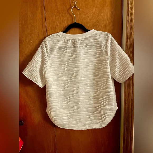 2/$15 - Textured Cream Short Sleeve Blouse - Large - Picture 2 of 8